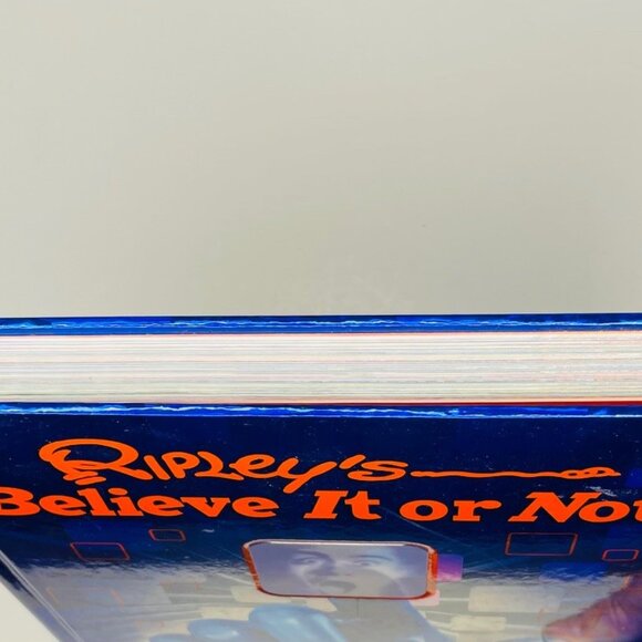 Hardcover Book - Ripley’s Believe It or Not! Book, Download the Weird, Volume 9 - Picture 7 of 8